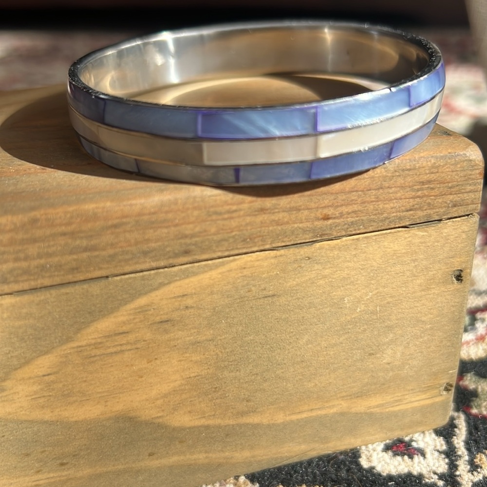 Blue and white mother of pearl bangle